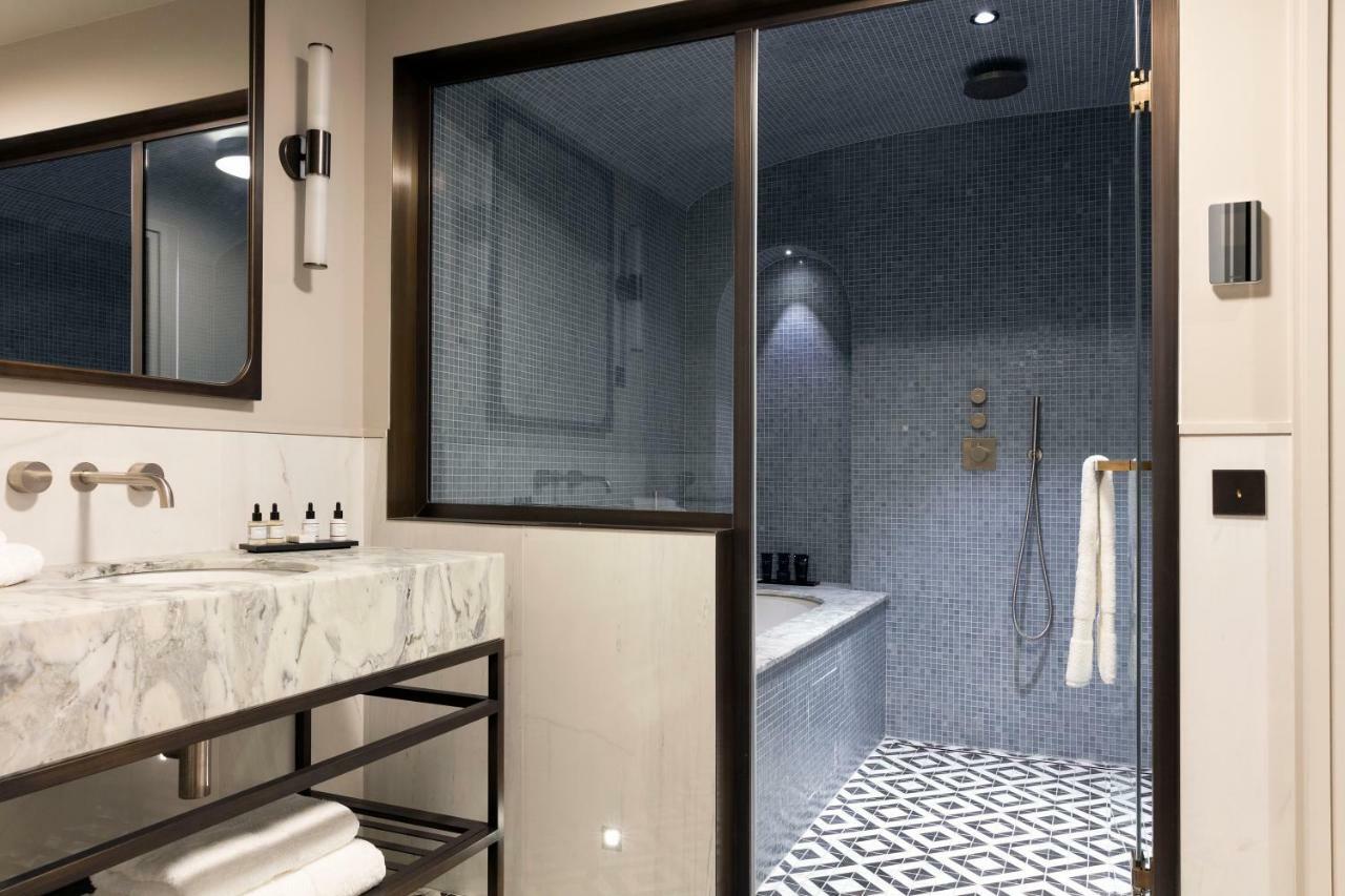 Les Jardins Du Faubourg & By Shiseido 5*