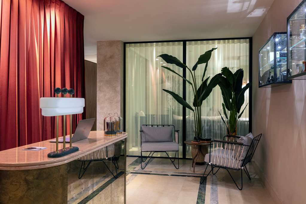 Les Jardins Du Faubourg & By Shiseido Parigi