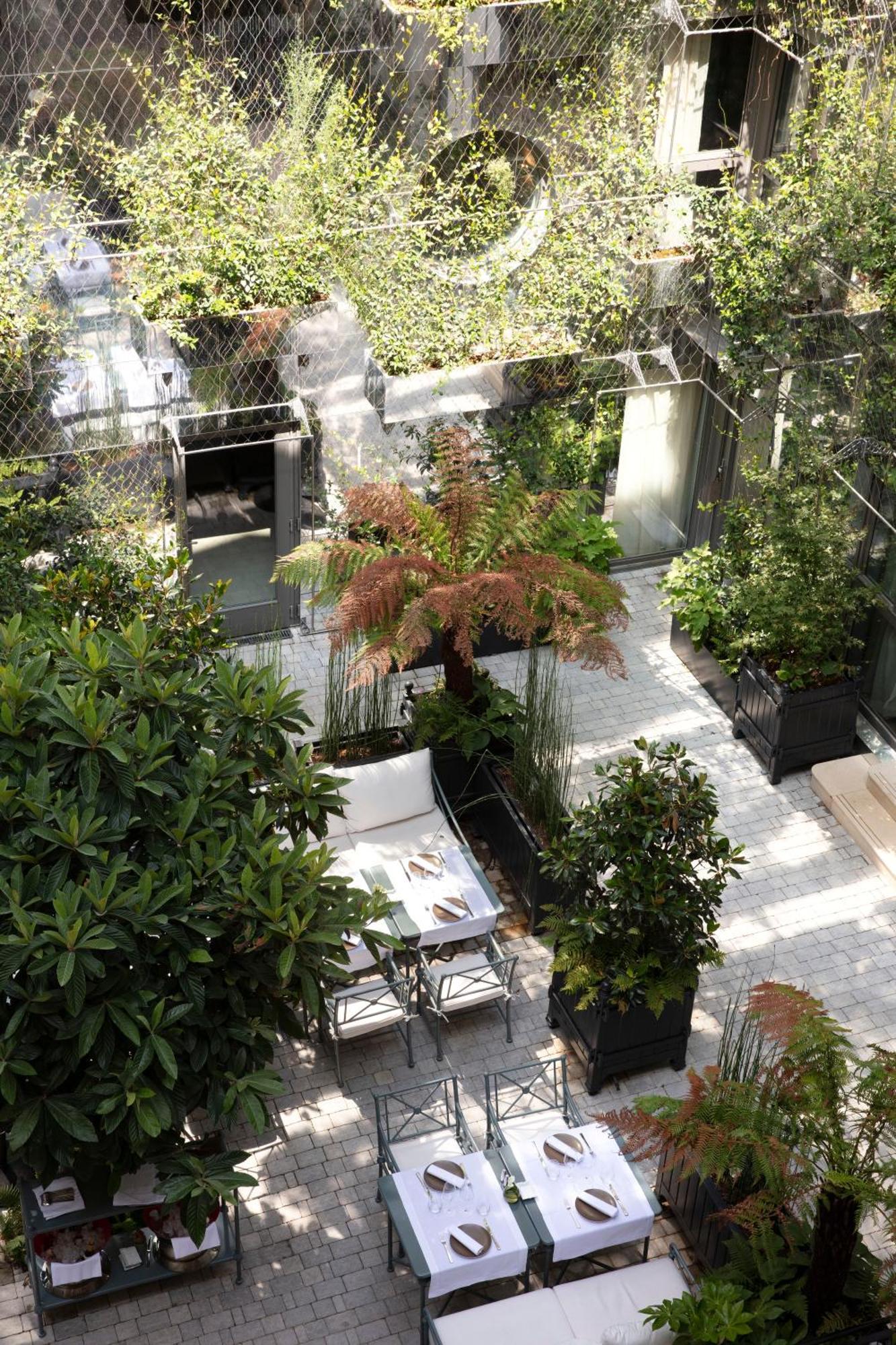 Les Jardins Du Faubourg & By Shiseido 5*